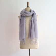 Load image into Gallery viewer, Finest Mousse Linen scarf - light gray
