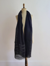 Load image into Gallery viewer, Finest Linen  scarf - black
