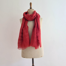 Load image into Gallery viewer, Finest Linen  scarf - red