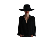 Load image into Gallery viewer, Capeline Felt Hat - Black
